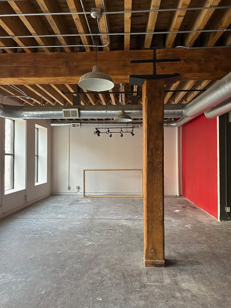 Empty room before staging